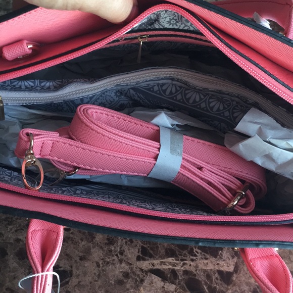 Pink hang bag - Picture 2 of 4